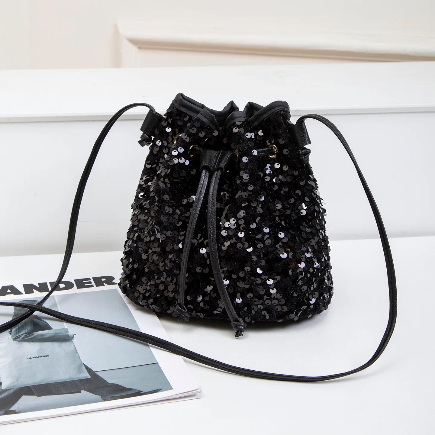 New Chic Multicolor Sequin Shing Shoulder Bag Fashion Versatile Handbag Drawstring Bucket Bag Large Capacity Wallet Purse Bags