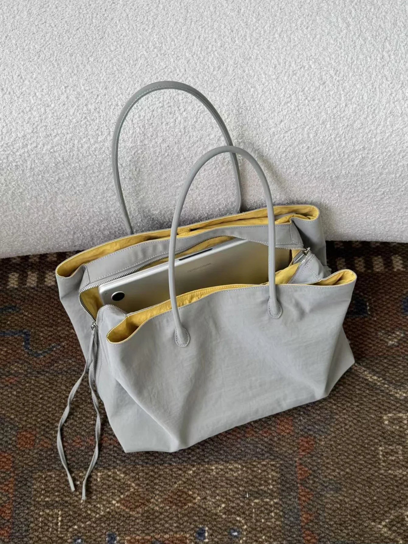Nylon Women's Commuter Tote Bag Minimalist Large-capacity Tote Bag Ladies Multi-layer Waterproof Computer Shoulder Nylon Handbag