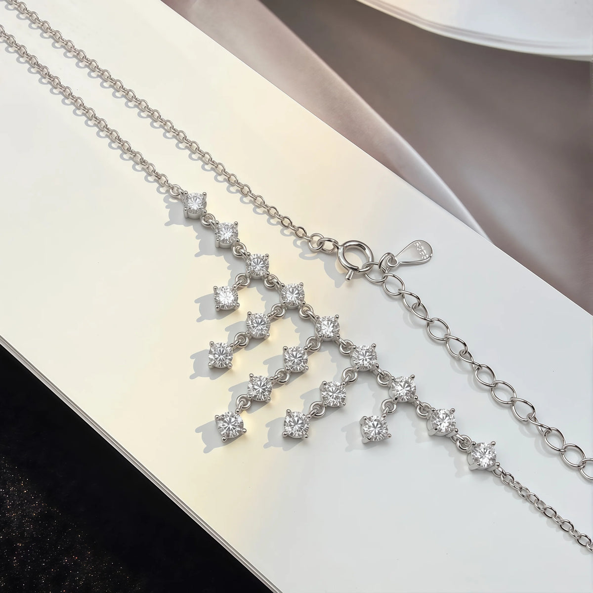 Onnelik Full D Moissanite Round Tassel Pendant Necklace S925 Sterling Silver Sparkling Wedding Party Fine Jewelry Gift for Women
