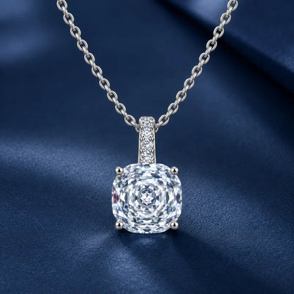 Platinum Pt950 Octagonal Cut Moissanite Necklace Women'S Square Diamond Pendant, A Delicate And Luxurious Clavicle Chain