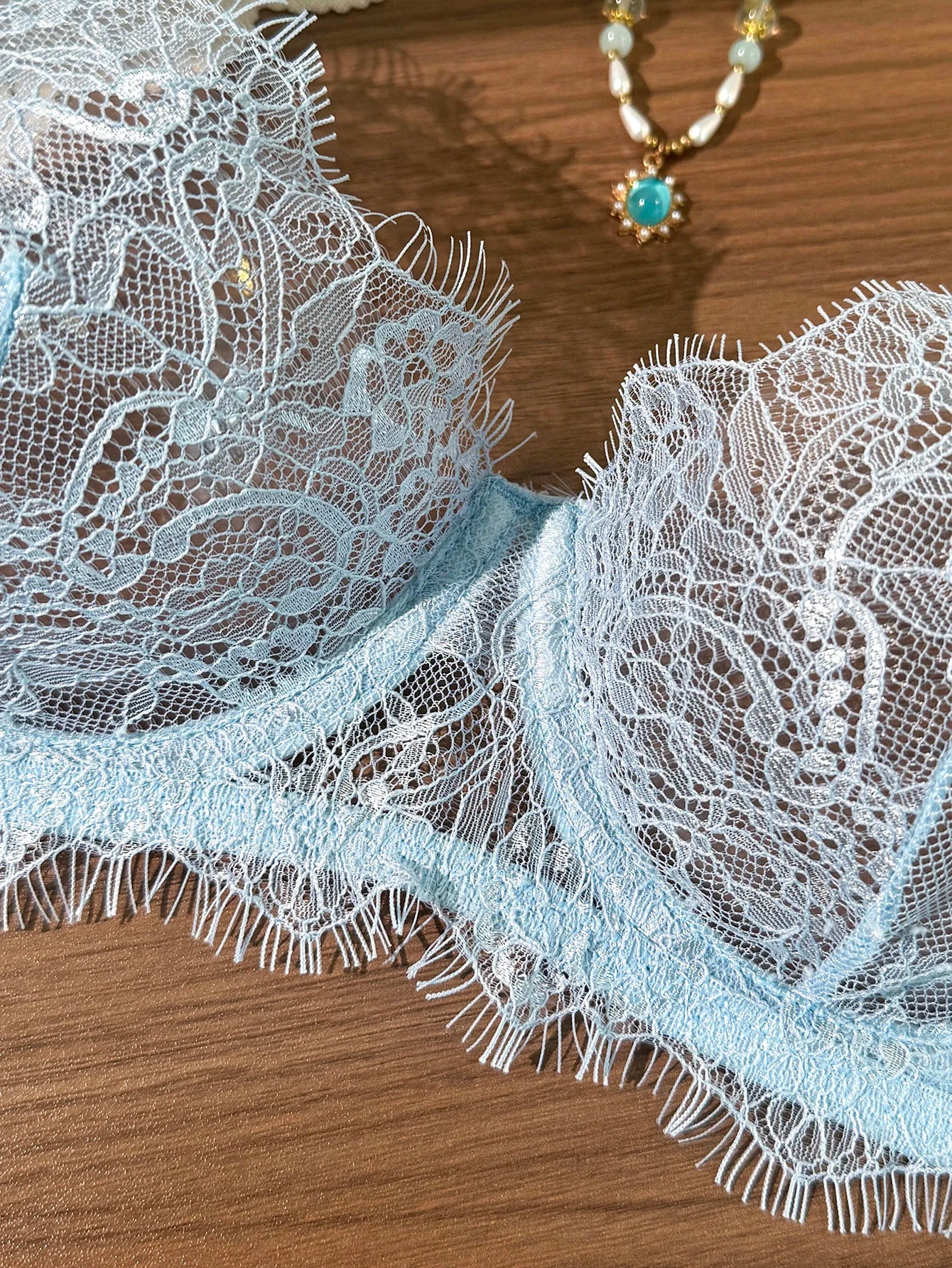 Ladies' Basic Style Thin Lace Bra And Panty Set Seamless Single Layer Eyelet Underwear Comfortable Intimate Apparel