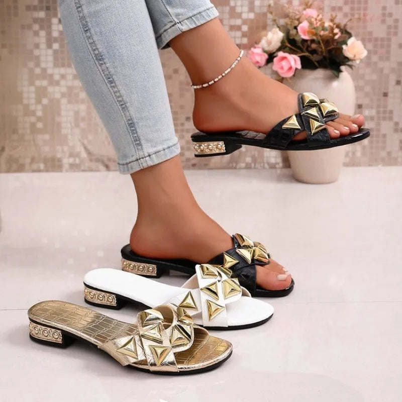Summer Women Shoes Ladies Flip Flops Designer Outside Female Slippers Summer New Luxury Sandals Fashion Walking Open Toe Slides