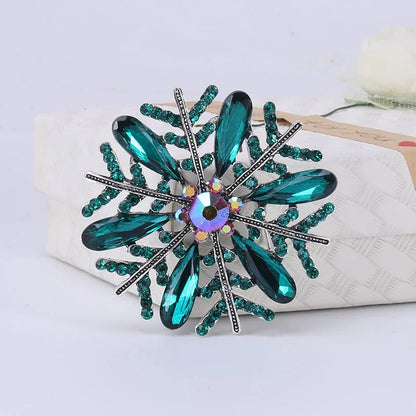 High-grade Rhinestone Snowflake Brooch Female Exquisite Jewelry Banquet Wedding Brooches Clothing Corsage Crystal Flower Badge