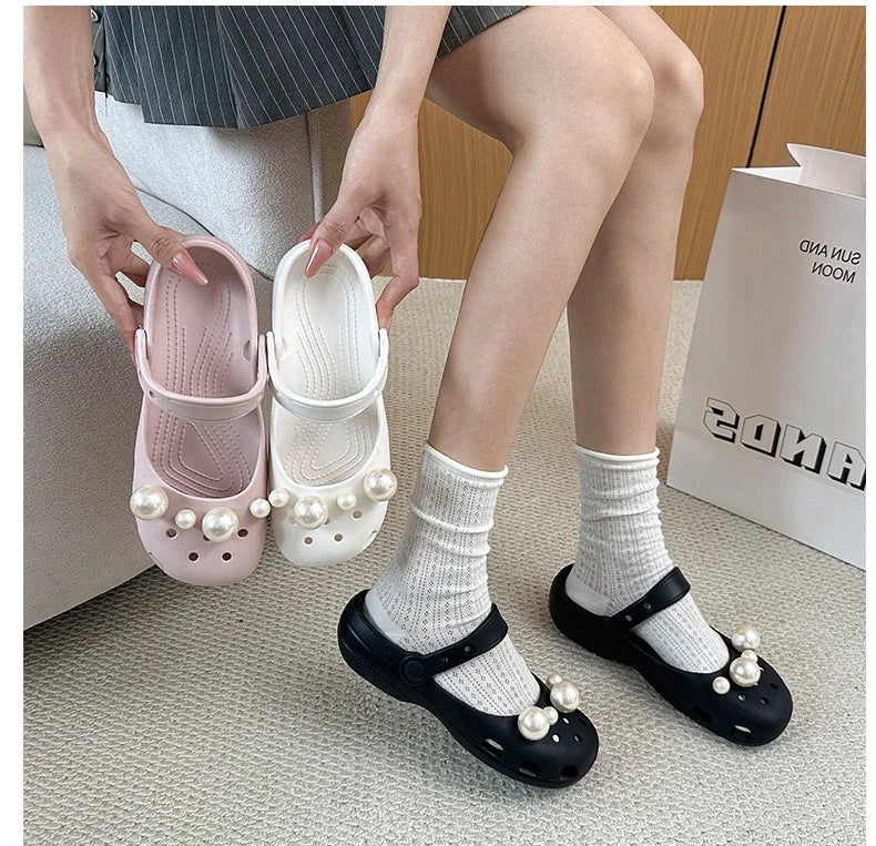 Clogs Summer Slippers Women Luxury Pearl Metal Flower Mary Janes Designer Ballet Shoes Girls Corc Charms Sandals Indoor Outdoor