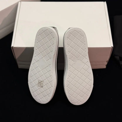 Luxury Brand Commuter Shoes Women's Slip-on Versatile Casual Shoes Casual Shoes Lambskin Material Stylish Casual Flat Shoes