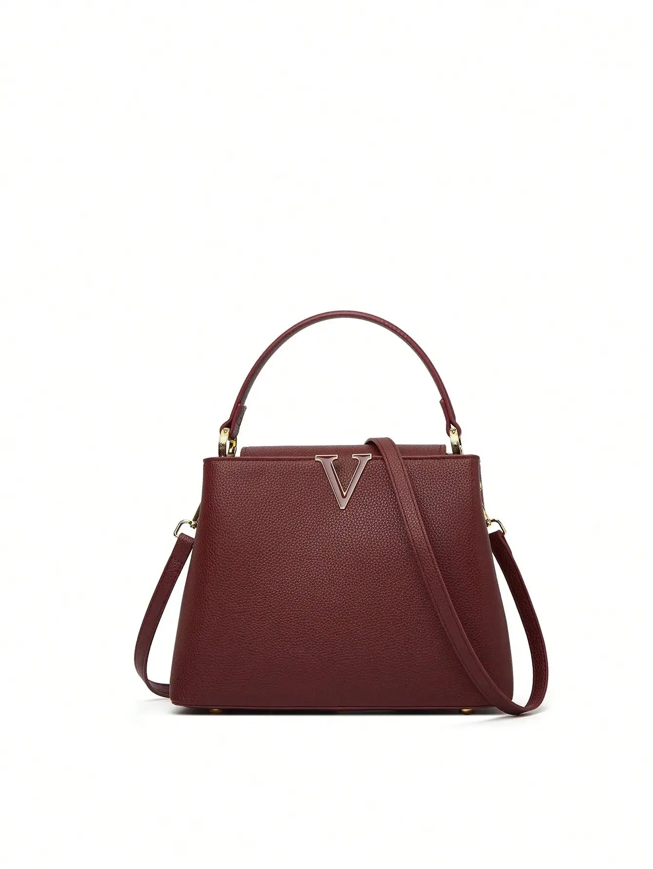 A fashionable crossbody bag with detachable shoulder straps and pebble-patterned leather for ladies