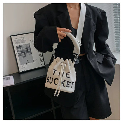 New Fashion Women's Bucket Bag Trend Brand Personality Plush Shoulder Bag High-end Elegant Crossbody Bag Designer Luxury Handbag