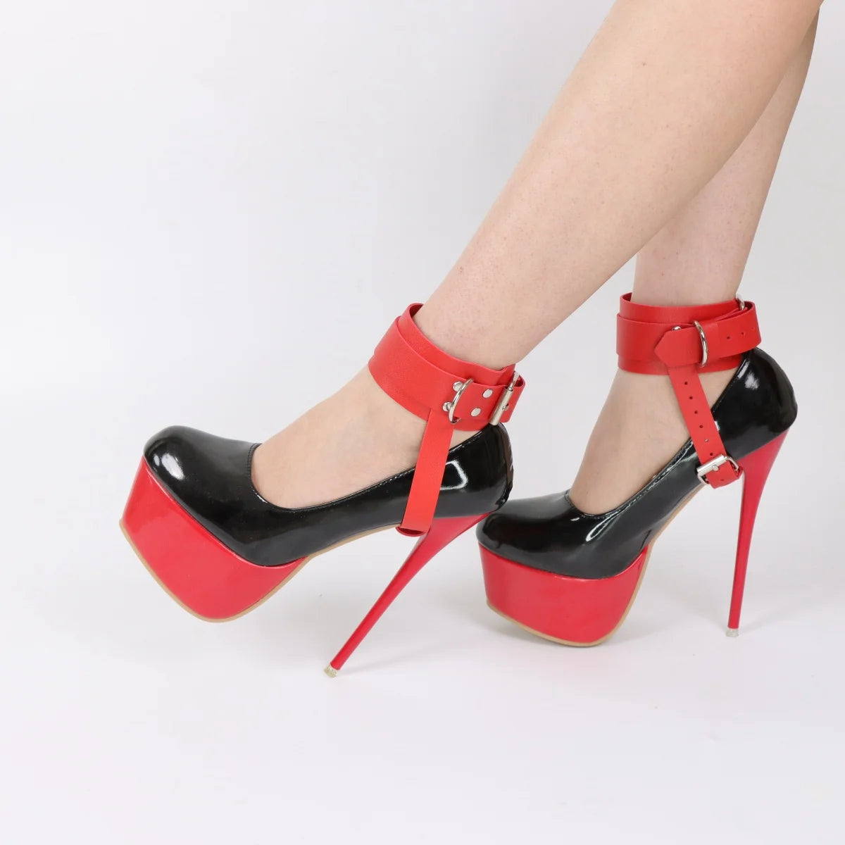 Adjustable Faux Leather Ankle Strap Belt with Soft Inner Lining Anklet Charm Chain Suitable for Comfort and Retro Modern Styles