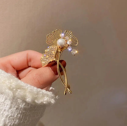 Elegant Crystal Bauhinia Brooches for Women Fashion Rhinestone Bouquet  Brooch Wedding Jewelry Clothing Coat Lapel Pins