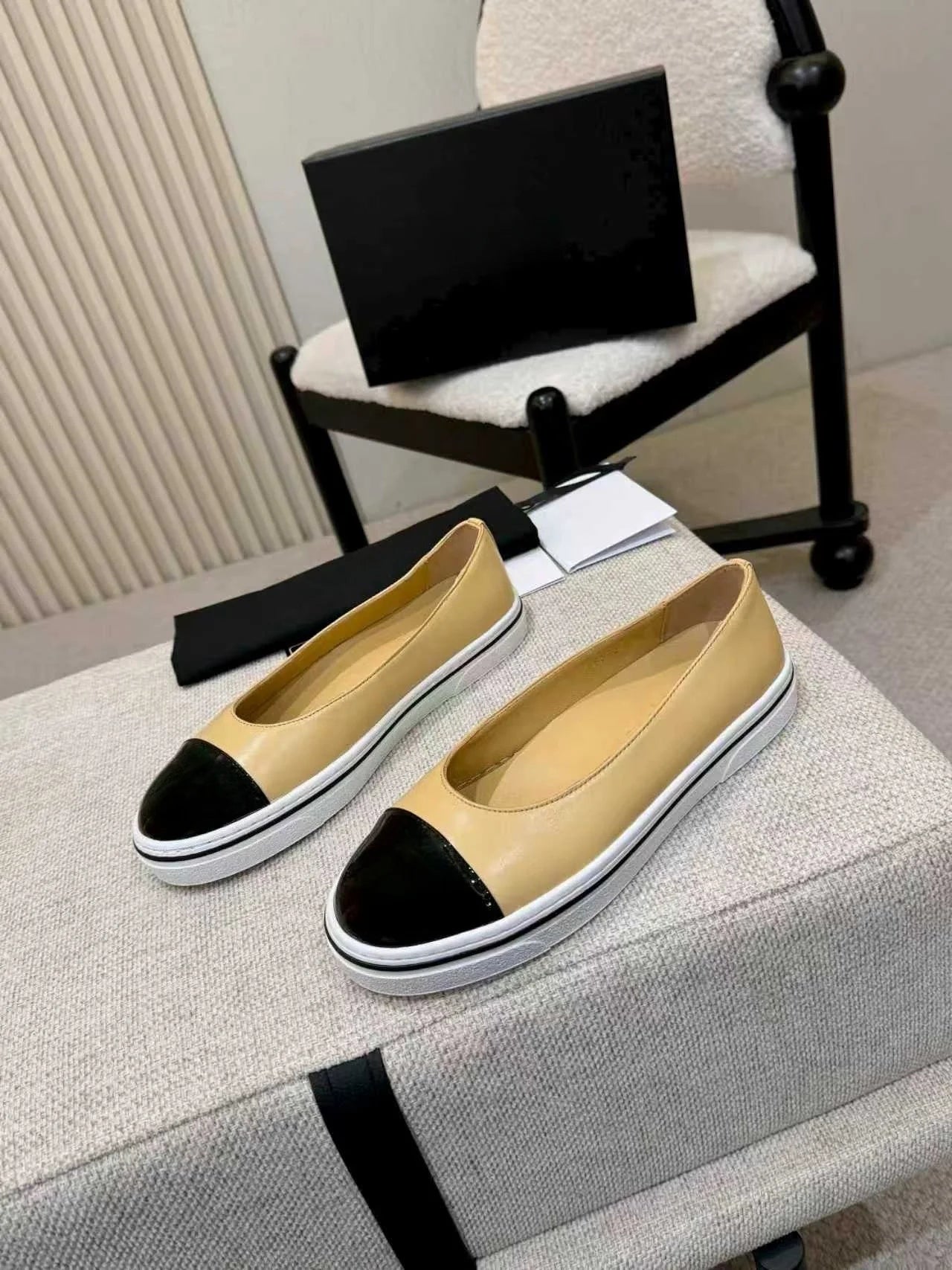 Luxury Brand Commuter Shoes Women's Slip-on Versatile Casual Shoes Casual Shoes Lambskin Material Stylish Casual Flat Shoes