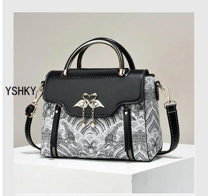 New Women bag  for shoulder bag leather handbag sac a main femme luxury designer Carrying a ox-skin bag under one shoulder bag