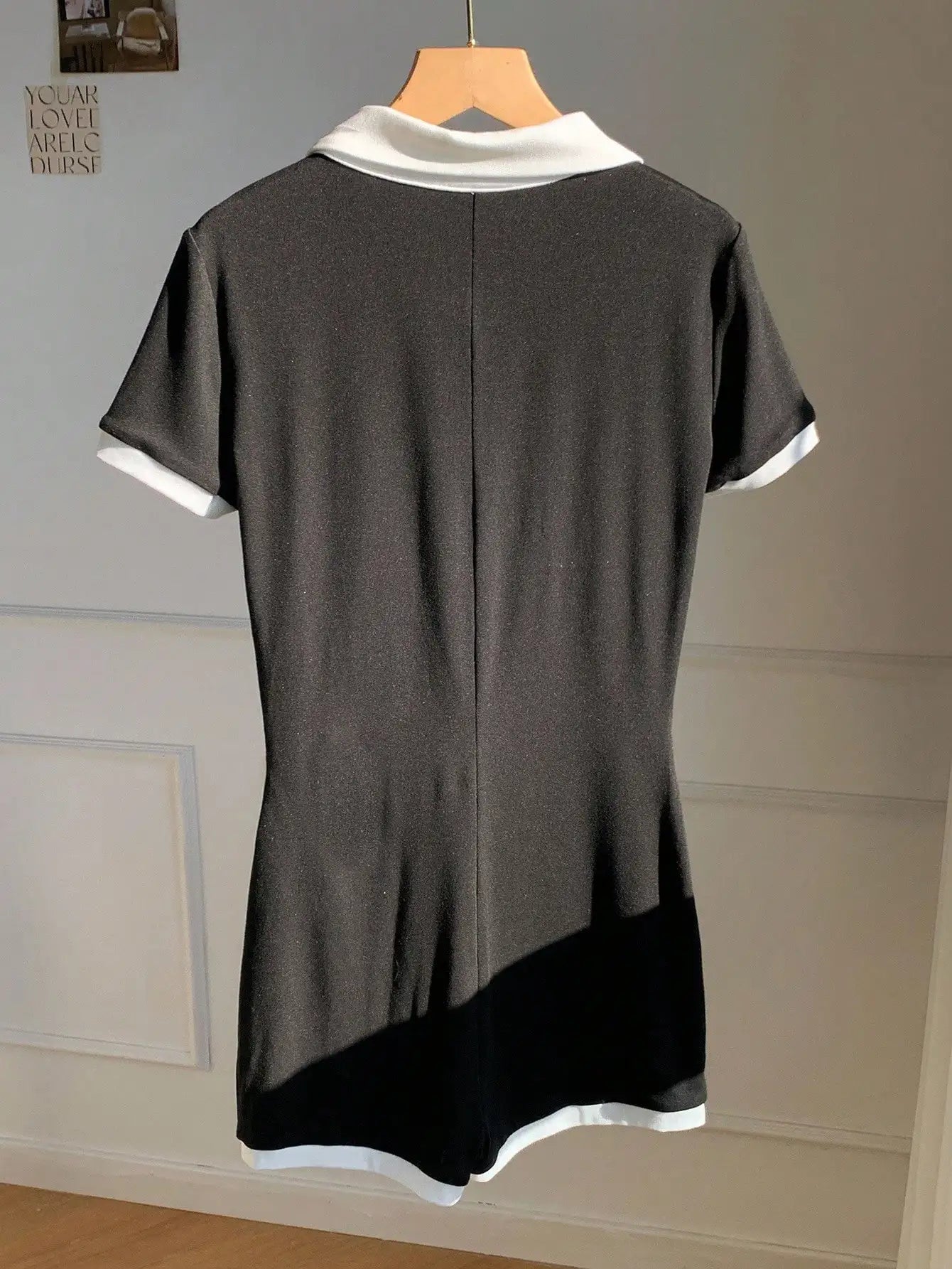 Casual and simple lapel women's jumpsuit, sleeveless, elegant and sexy lapel waist-hugging short jumpsuit