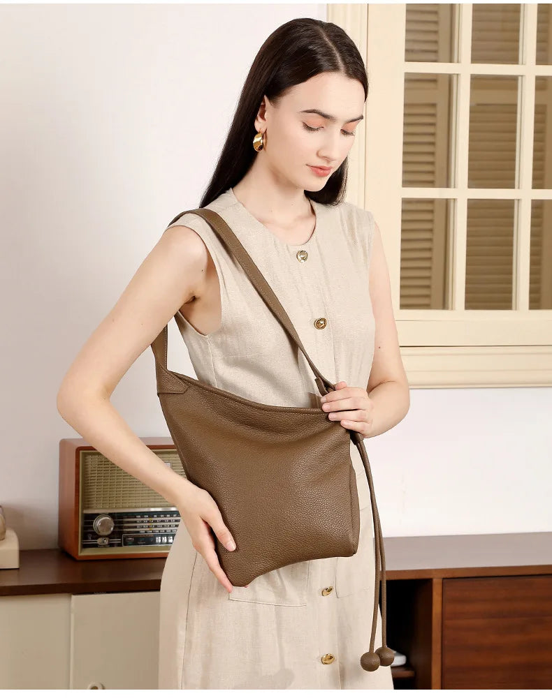 Women's Genuine Grade Cow Leather Handbags Luxury Designer Ladeis Shoulder Crossbody Bucket Bags for Woman Cowhide Underarm Bag