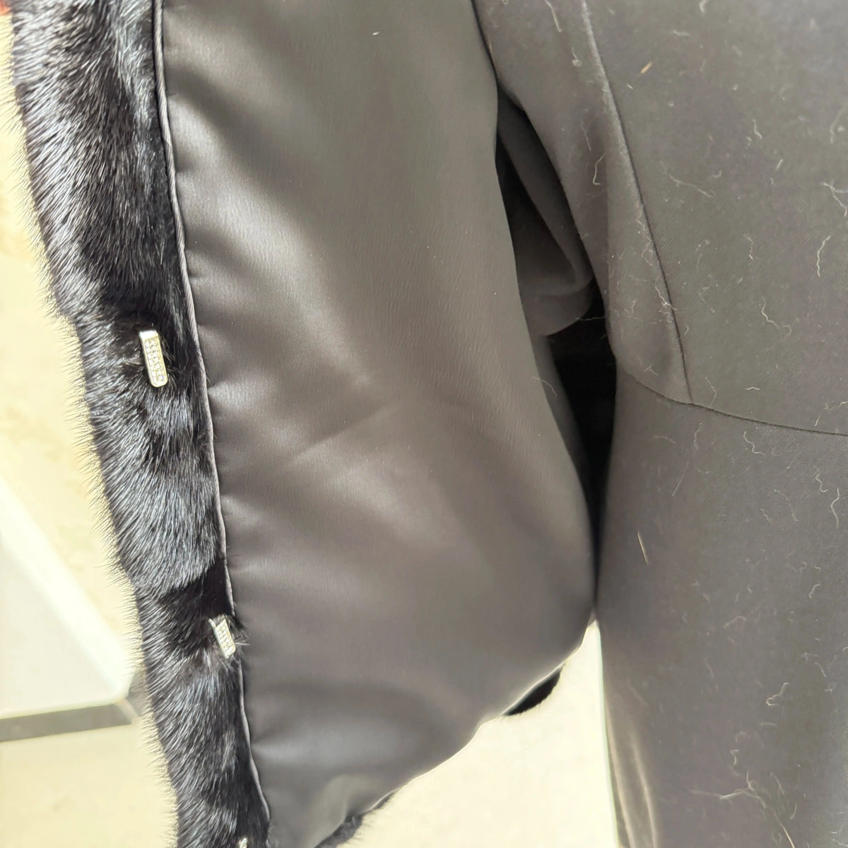 Black Horizontal Lapel Ladies' High-End Mink Fur Coat, Handcrafted