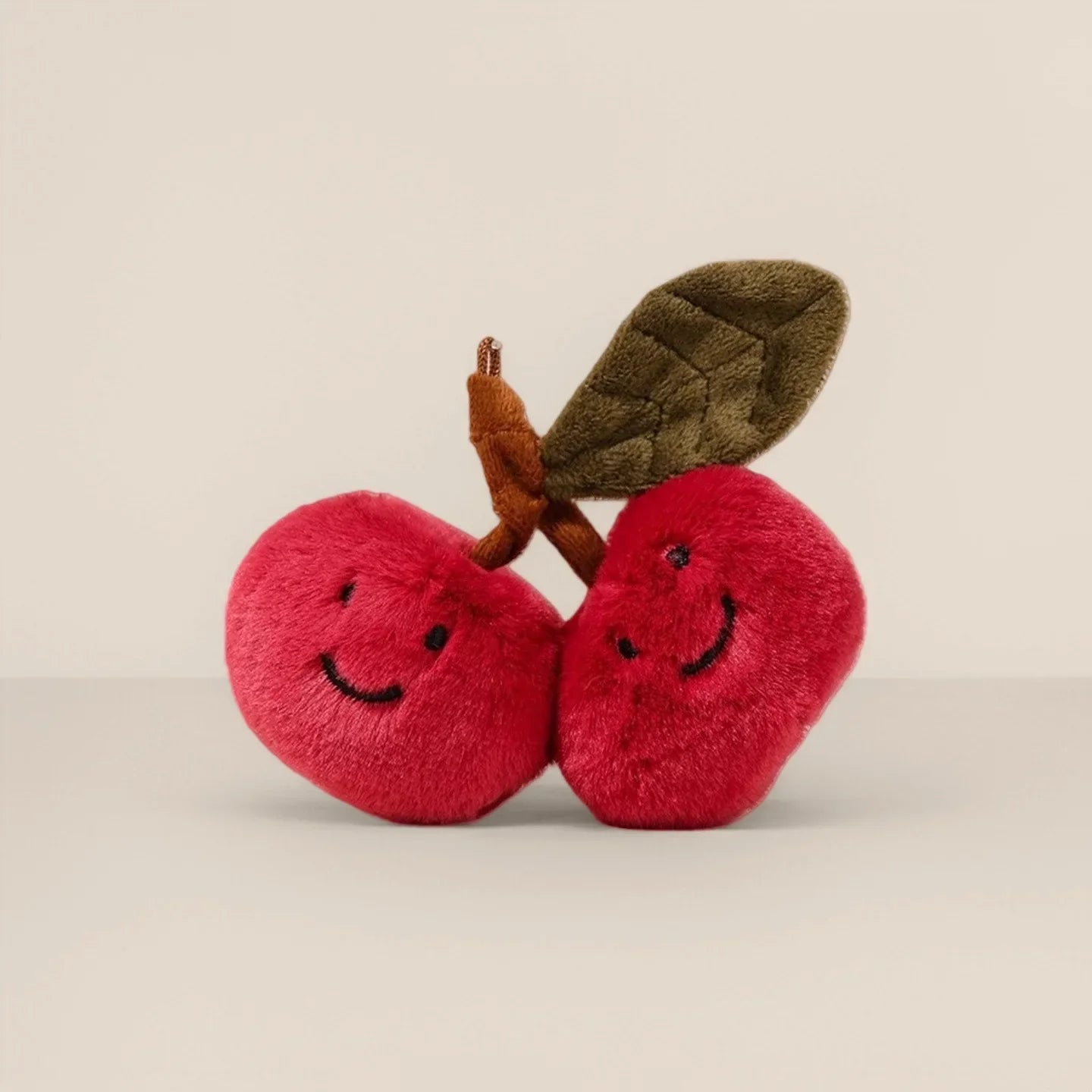 Cartoon Cute Fruit and Vegetable Plush Series Keychain Toy Peach Pear Cherry Doll Smiling Face Fruit Decoration Pet Gift