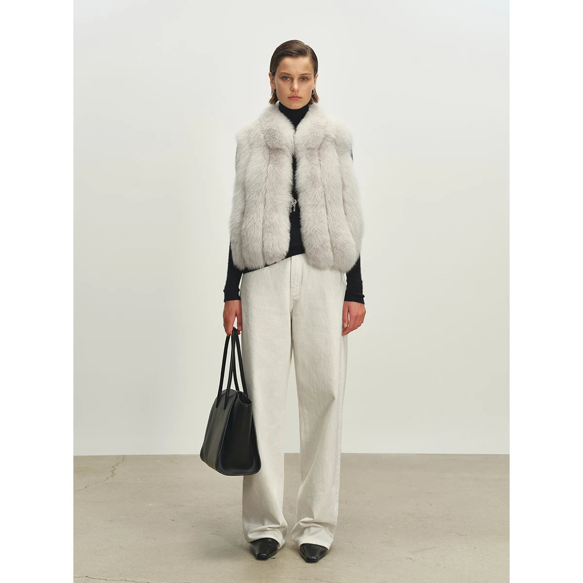Stylishly stacked, blue fox imported from Finland, back hair, stand-up collar, vertical row fur, vest short Shu Jeju Xuejing