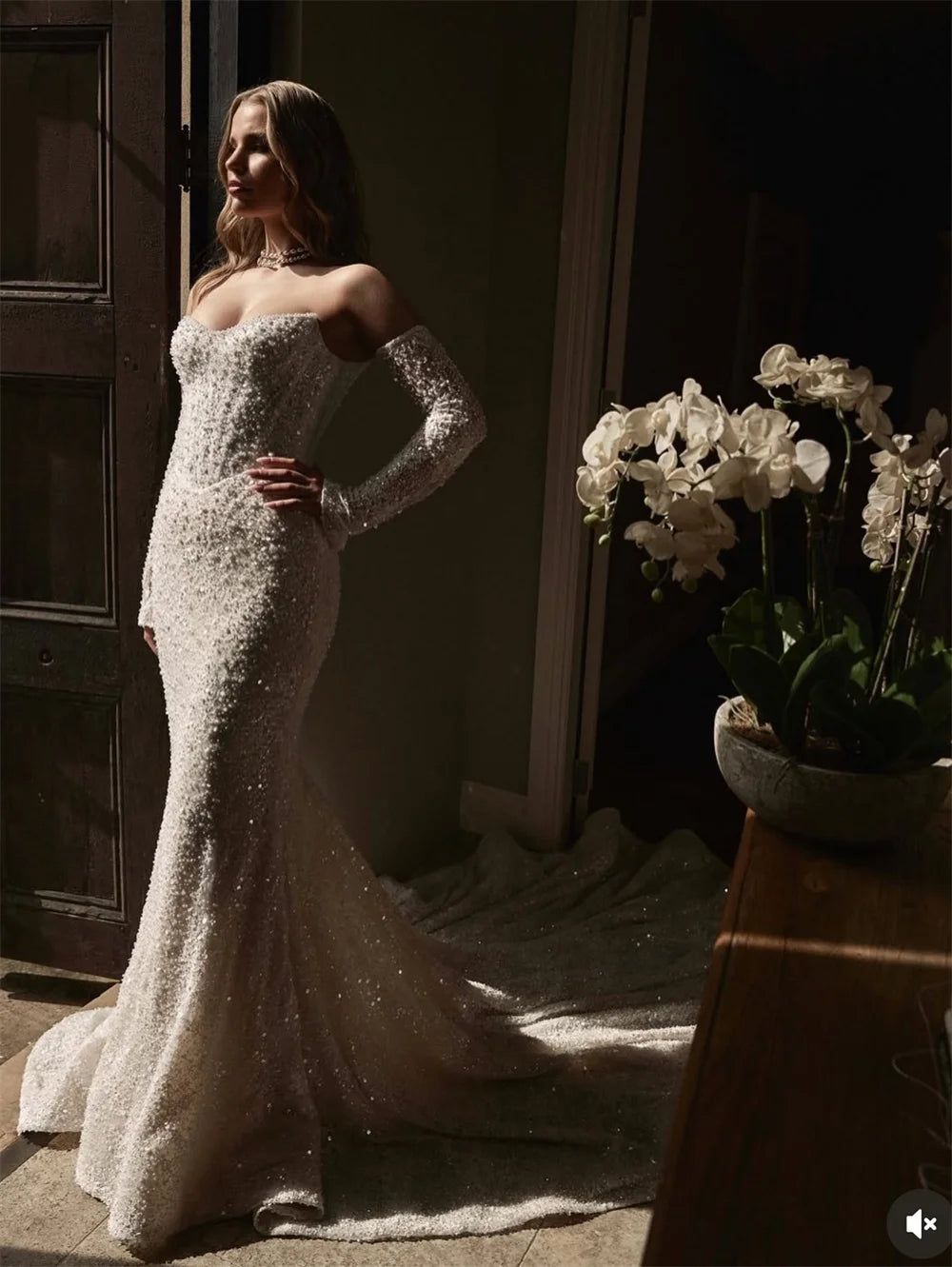 Tokyo Customized White Mermaid Wedding Dresses Strapless Back Zip Bridal Gowns Elegant Detachable Sleeves Train Wedding Gowns