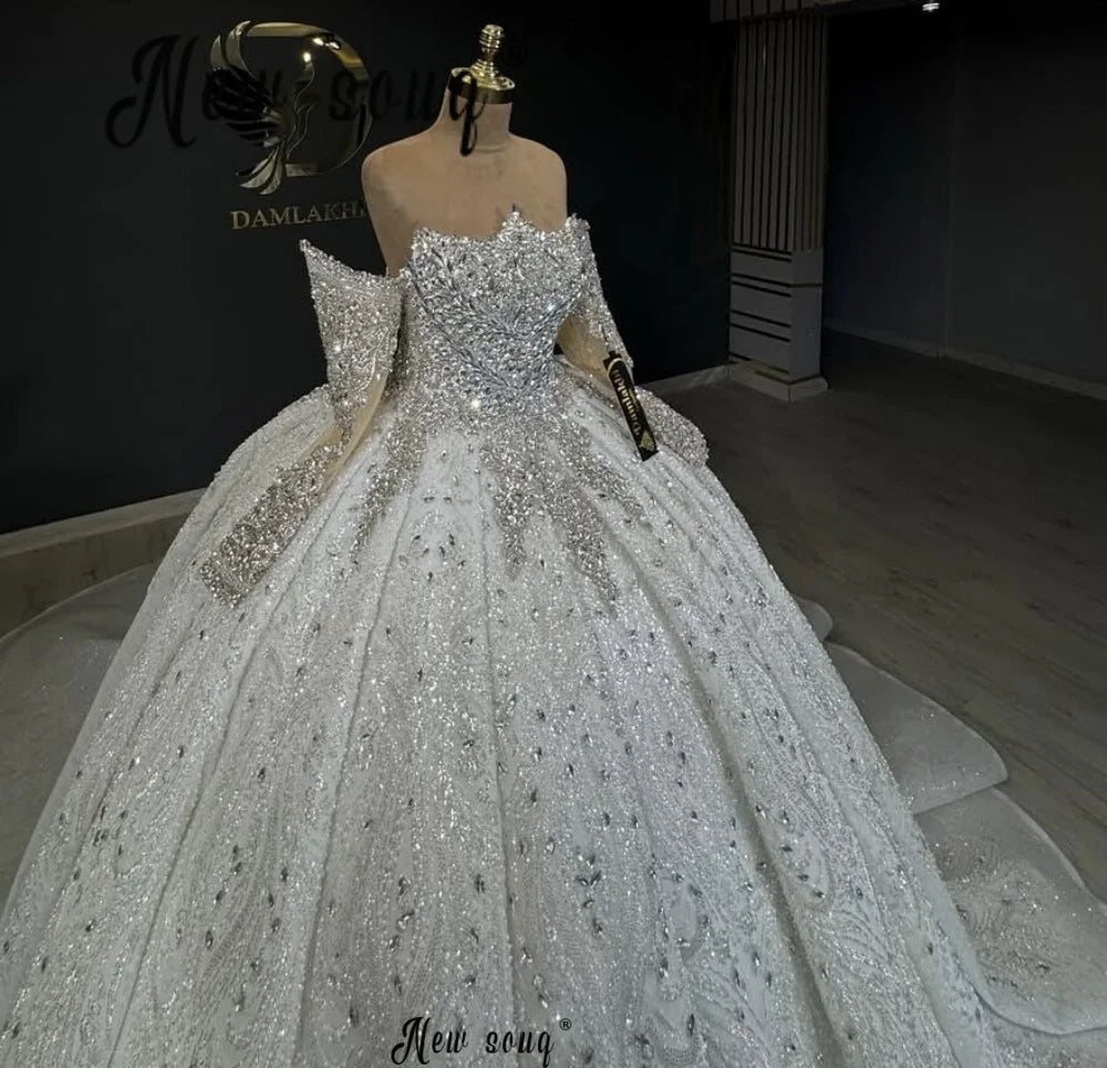 White Off Shoulder Strapless Wedding Gowns Shiny Diamonds Long Sleeves Bridal Dress Plus Size Customized Dubai vestido de novia