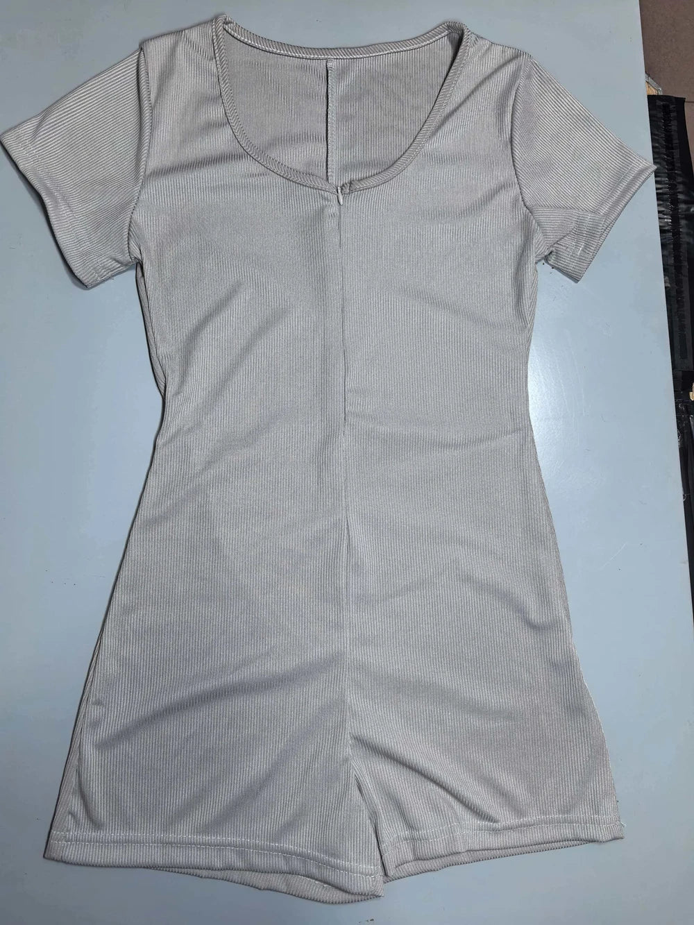 Womens Playsuits Yoga Low Neck Slim Fit Short Sleeve Jumpsuits Stretch One Piece Romper Sexy Fitness Female Sportwears Zipper