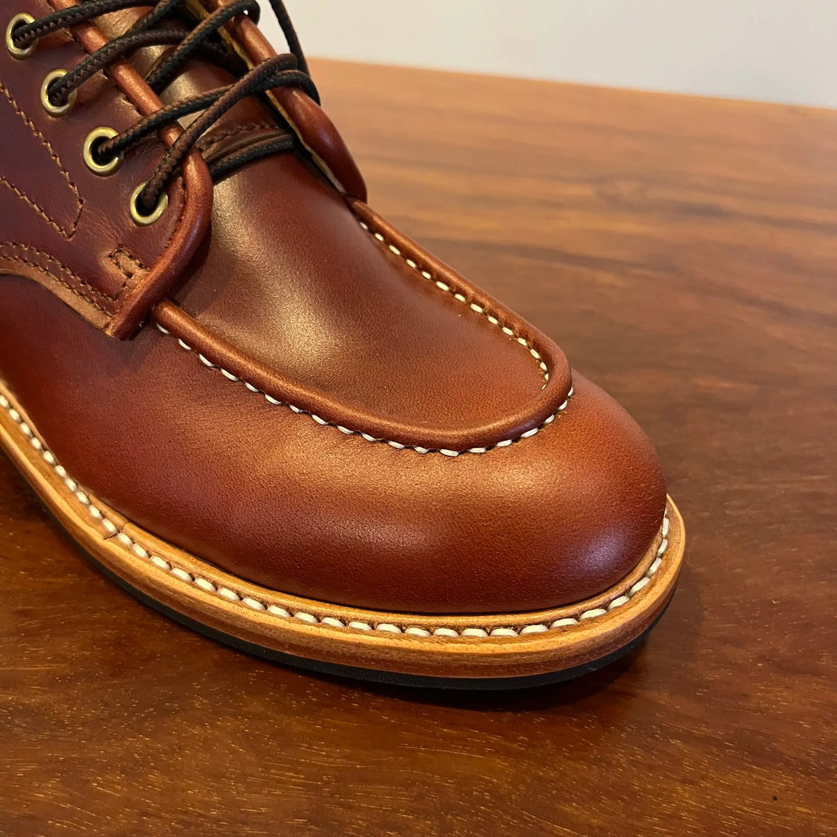 C62 Retro Suede Leather Men Work Boots Brown High Top Lace Up Hand Stitched Thick Sole Biker Ankle Shoes Outdoor Casual Footwear