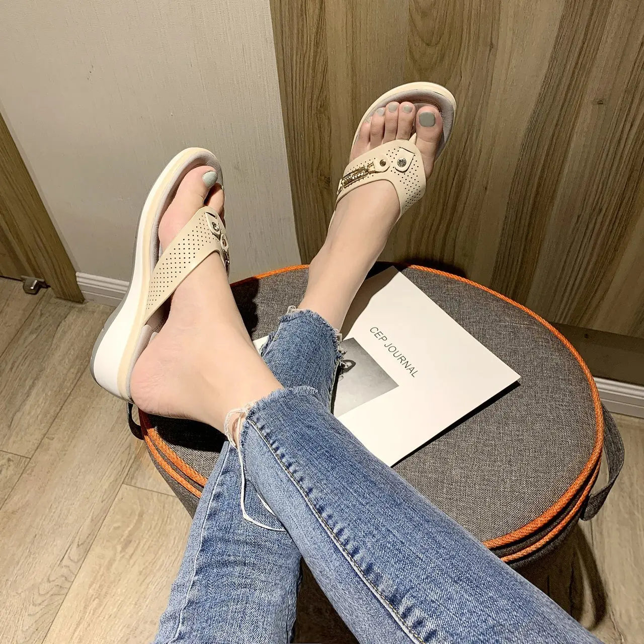 Sandals for Women Flip Flops Metal Button Slides Slipper Beach Dance Non-slip Casual Wedge Shoes Female Summer Slippers Sandals