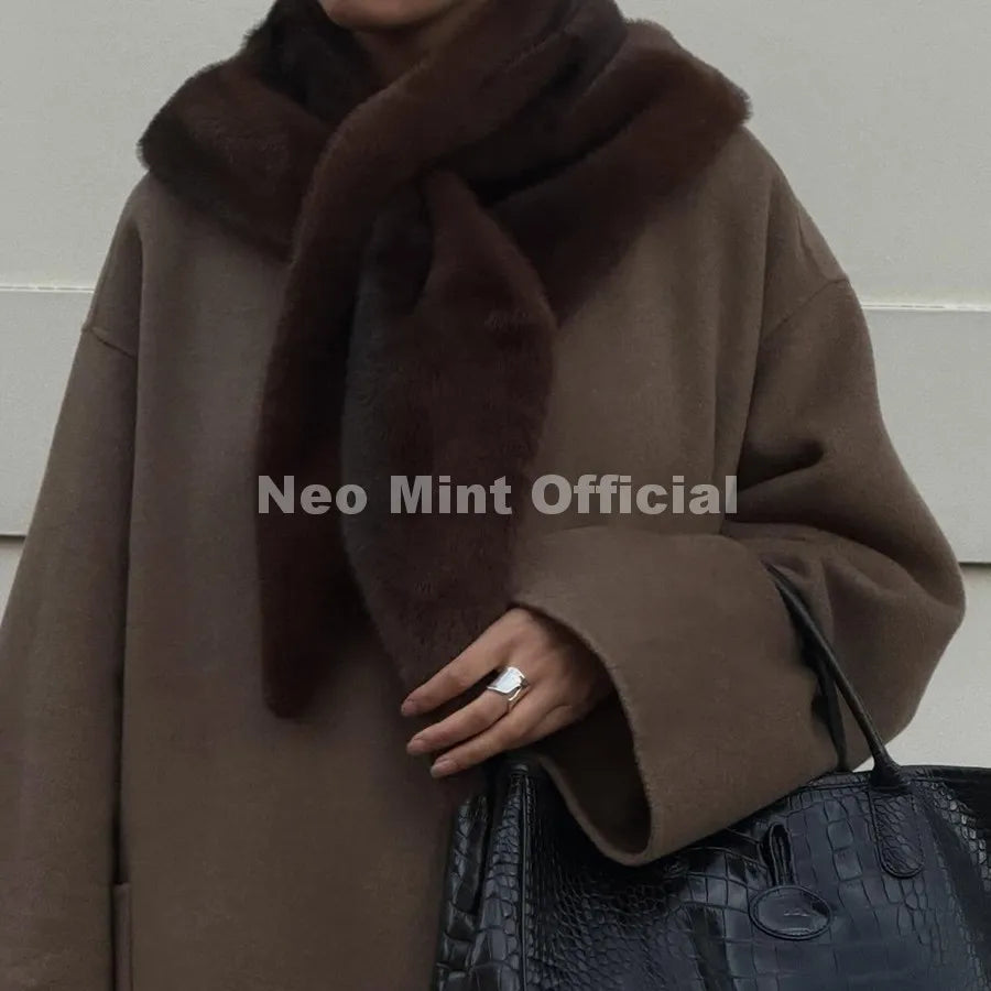 Neo Mint 2026 Brand Runway Fashion Stripes Sable Faux Mink Fur Triangle Foulard Women Winter Luxury Fur Scarf Neck Warmers Wraps