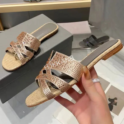 Summer New Luxury Rhinestone Decor Flat Slippers Women's Open Toe Hollow Out Casual Sandals Outdoor Vacation Beach Shoes 2024