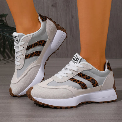2026 Spring Women Sneakers New Luxury Flat Slip on Sneakers Women Trend Comfortable Lightweight Outdoor Designer Shoes for Women