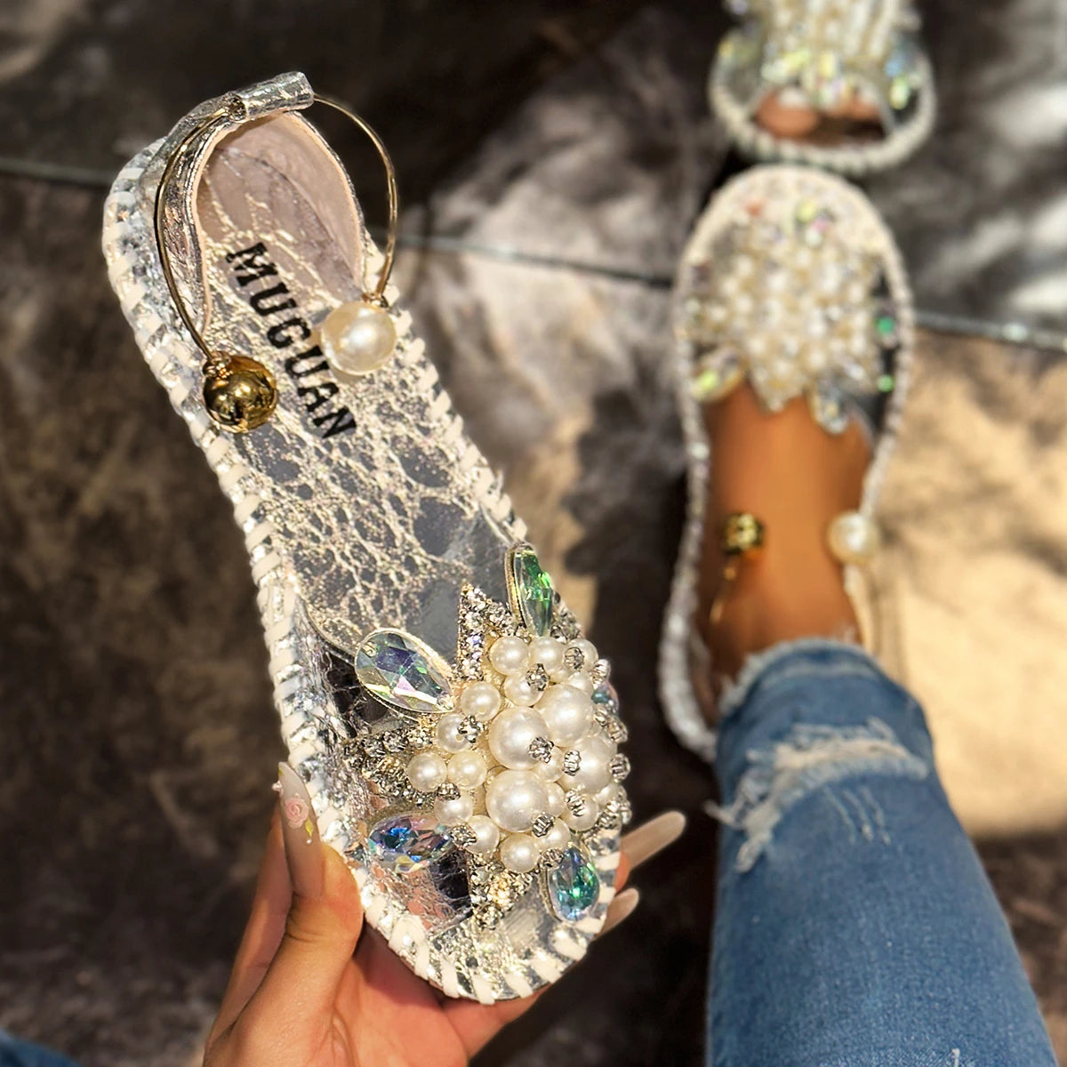 Aphixta New Gold Crystal Flower Flat With Sandals Women Summer Round Toe Shoes Outdoor Soft Sole Bling Slides Big Size 43