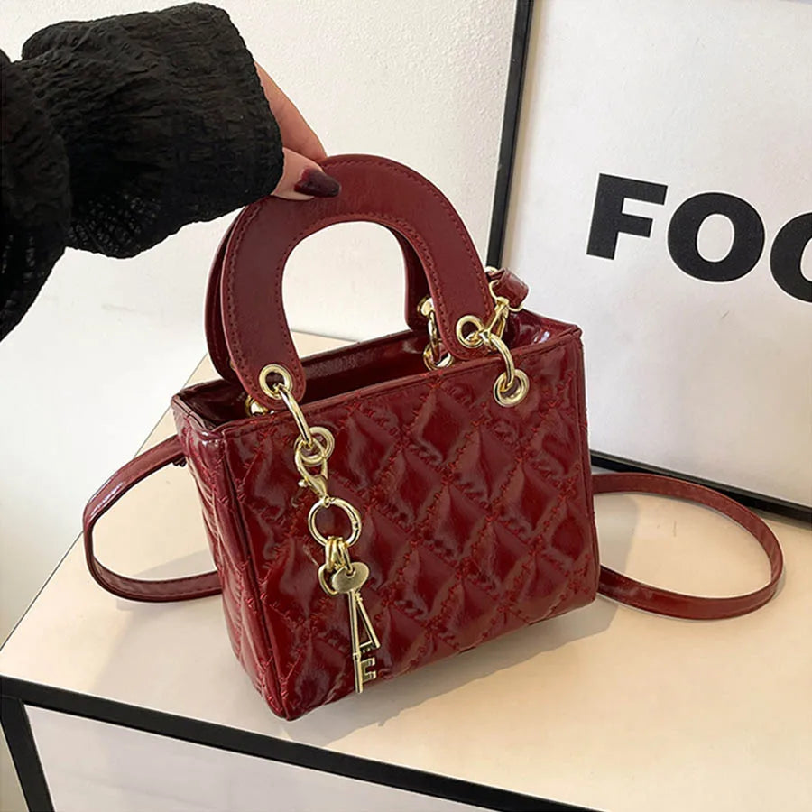 Faionable Lady Bag 2025 New Sle Small Diamond ID Crossbody Bag Small Fraance Sle Godd Handbag Women's Bag