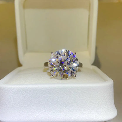 Classic Moissanite PT950 Platinum 10 Carat Luxurious Oval Ring for Women, durable structure and long-lasting brilliant luster