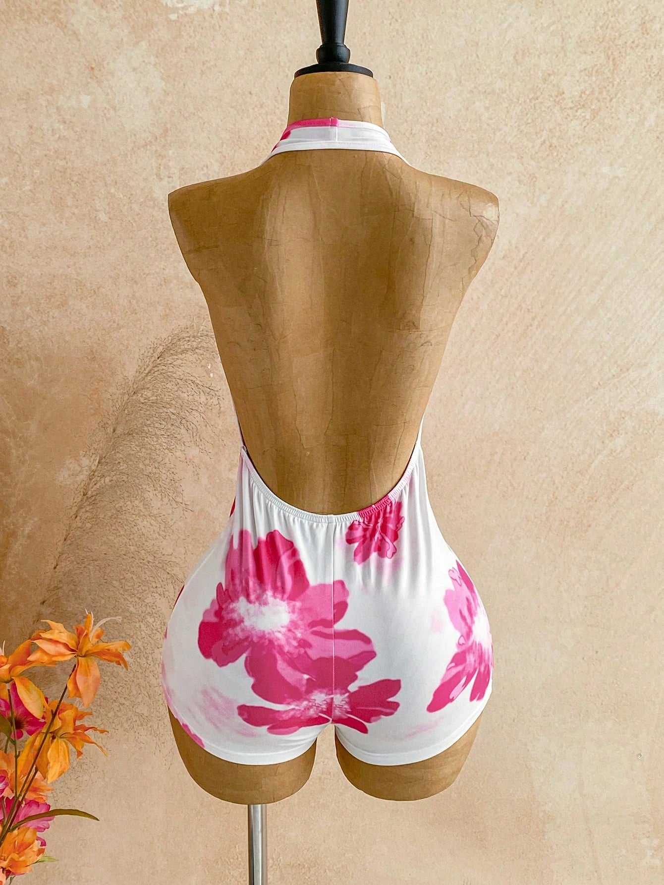Pure Desire Style Pink Floral Halter Neck Jumpsuit, Deep V-Neck, Waist-Cinching, Slimming Hot Girl Beach Short Jumpsuit