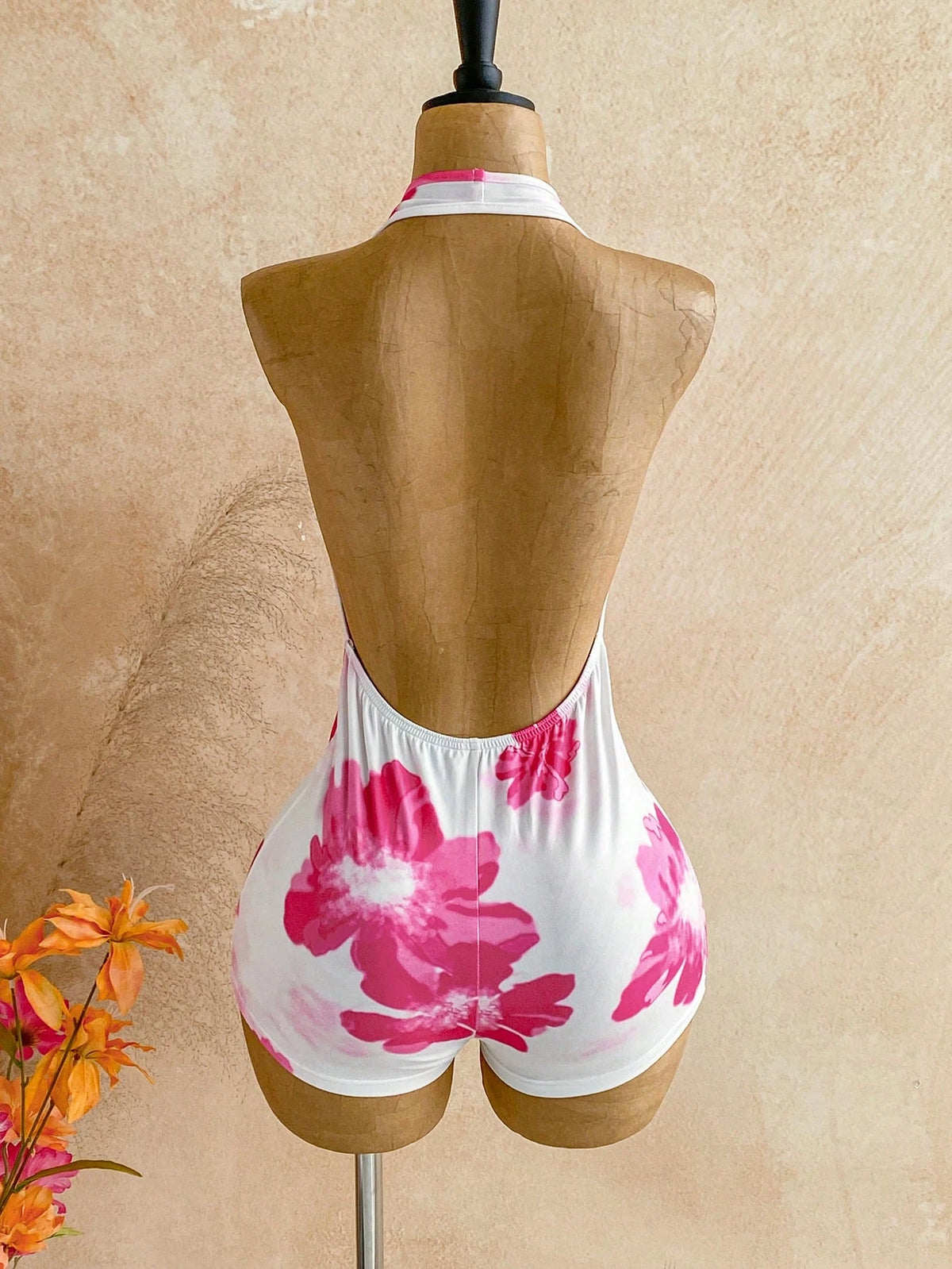 Pure Desire Style Pink Floral Halter Neck Jumpsuit, Deep V-Neck, Waist-Cinching, Slimming Hot Girl Beach Short Jumpsuit