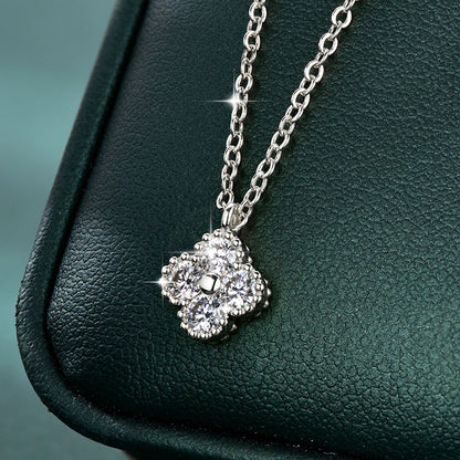 Rrjzz Lucky Clover D-Color Round Moissanite Necklace for Women Four-Leaf Flower Lab Imitation Diamond Pendant Necklace Jewelry