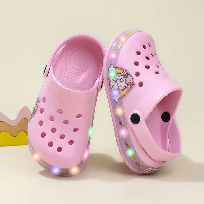 Light Sandals for Girls Pink Cartoon Printing Summer Beach Kids Shoes Outdoor Non-slip Classic Design Children's Casual Clogs