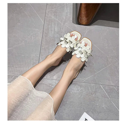 Luxury Floral Petal Flat Sandals Women 2025 Casual Slides Open Toe Sandalias Mujer Flipflops Home Slippers Femme Pantuflas Shoes
