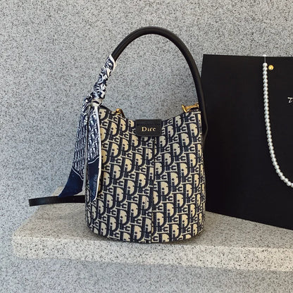 Vintage Light Luxury Bucket Bag Handbag for Women 2026 New Spring High-End Versatile Commuting Shoulder and Crossbody Bag