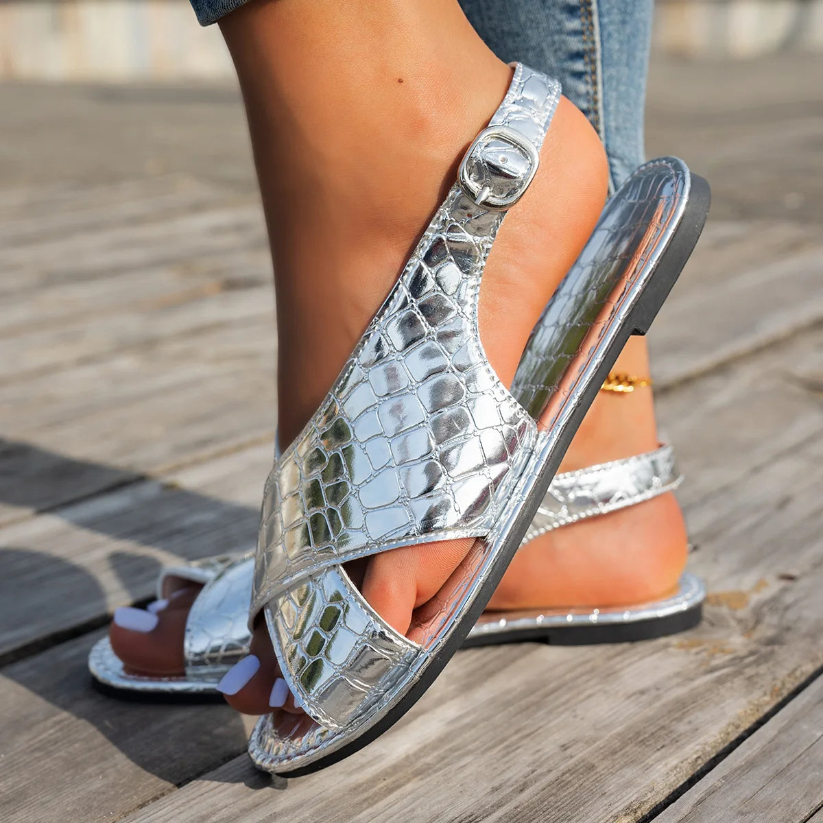 2025 Luxury Sexy Women's Sandals Classic Gold Silver Buckle Summer Ladies Shoes Large Size 43 Lightweight Comfort Beach Sandals