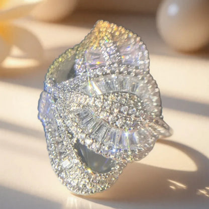 Elegant Bling Three Leaf Cubic Synthetic Zirconia Ladies Ring Wedding Party Bride Engagement Ring Fine Jewelry Accessories