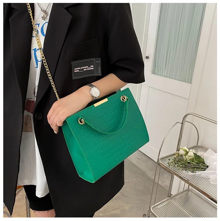 2026 Fashion Luxury Female Crossbody Bags for Women Designer Shoulder Bag Chain Solid Color Messenger Bag Handbags
