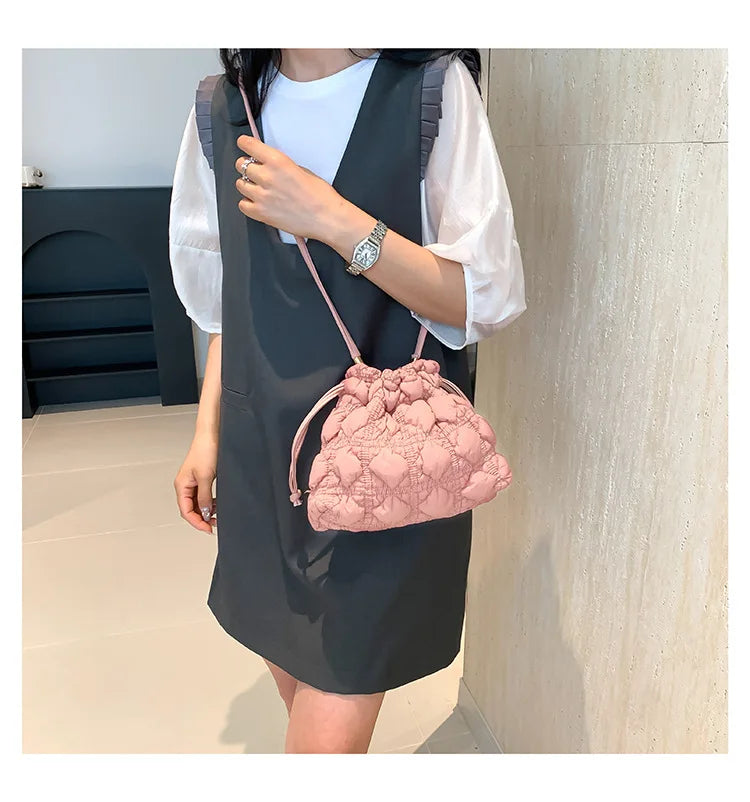 Women Drawstring Shoulder Bags Detachable Strap Quilted Crossbody Bag Solid Color Soft Padding Handbag for Outdoor Travel
