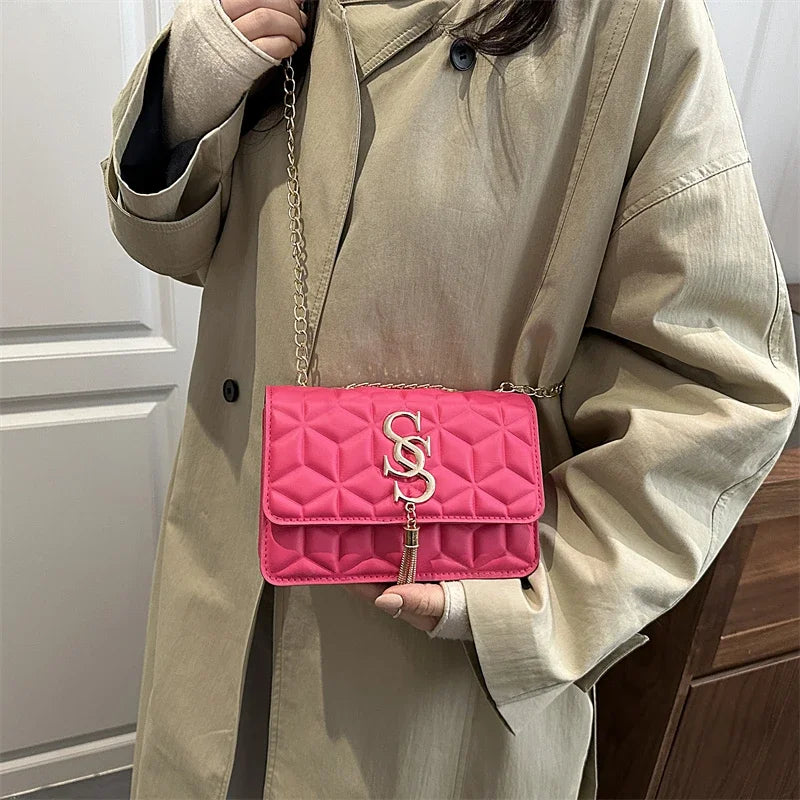 Light Luxury Trend Argyle Quilted Small Square Bag Metal Letter Tassel Flap Crossbody Bags Commuting Fashion Shoulder Bag