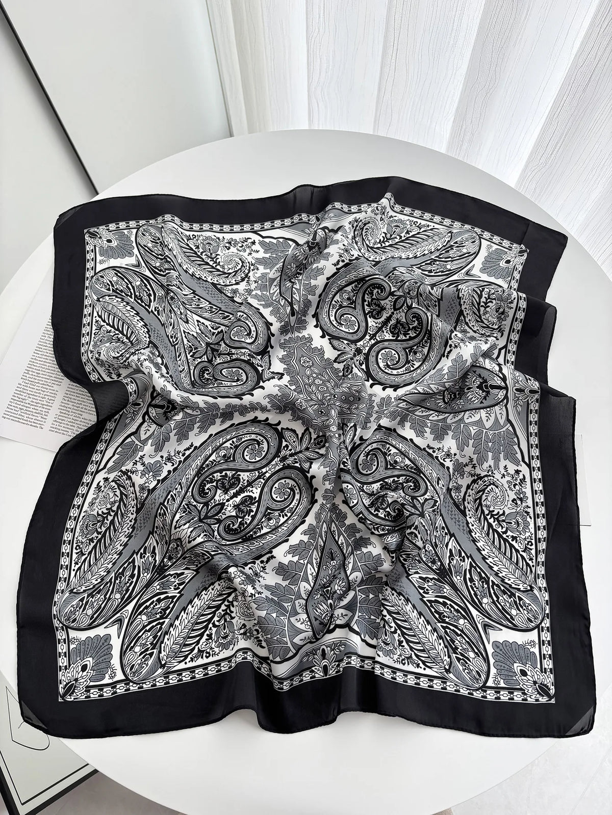 2026 New Elegant Fashion 70X70cm Printed Women's Scarf Silk Scarf Square Shawl Decorative Headband Neck Luxury Design Bandana