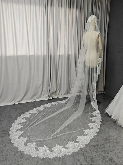 Customized Wedding Veil with Chantilly Eyelash Lace, 2m/2.5m/3m Mantilla Veil, Ivory Bridal Veil with Hidden Comb