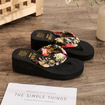 2026 Fashion Women Flip Flops Summer Beach Platform Slippers Casual Outside Wedges Sandals Summer Women Shoes