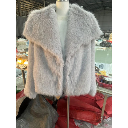 Women's Winter Fur Coat Mink Fur Large Lapel Fluffy Short Top in Large Size for Warmth And Style