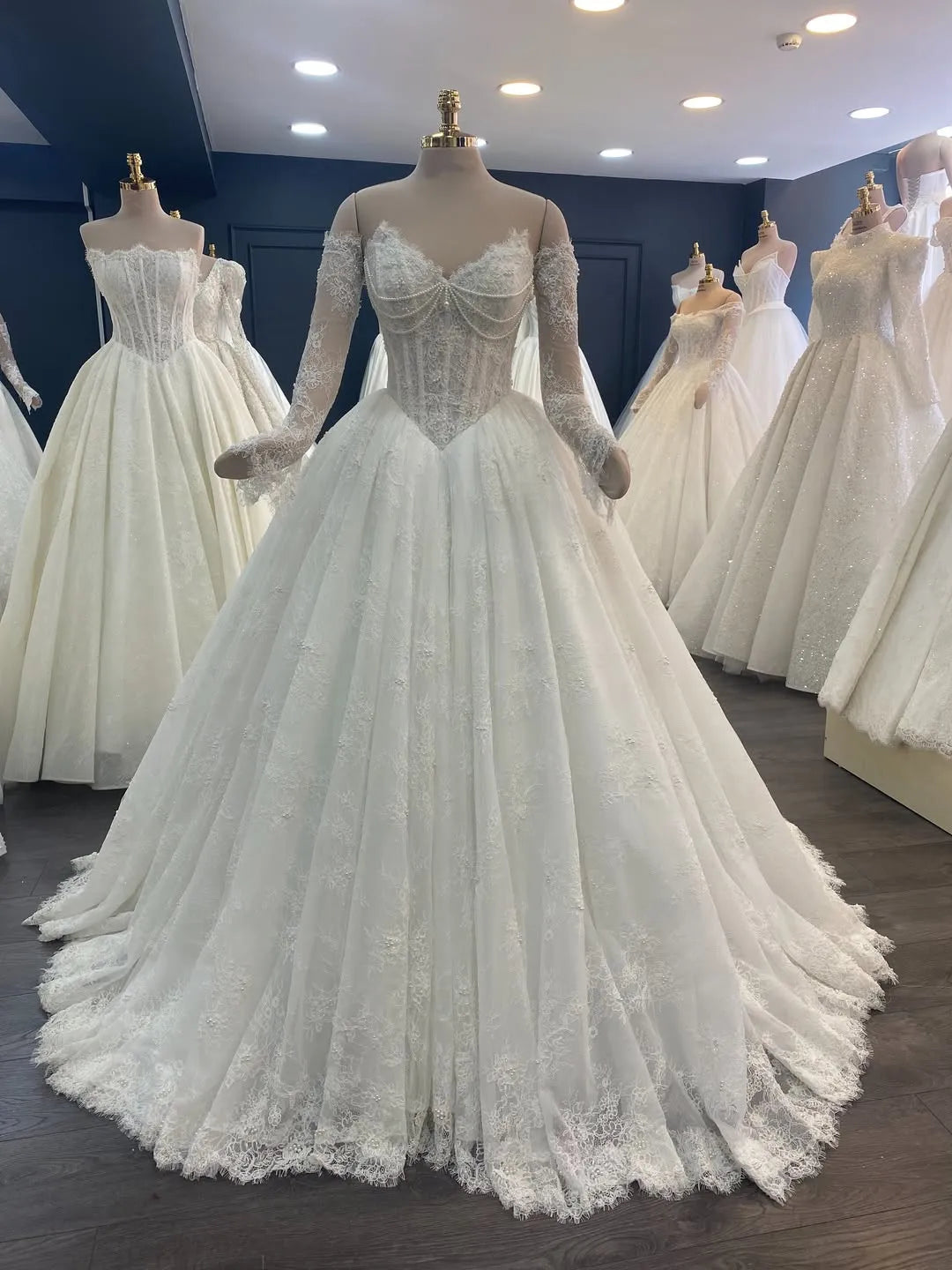 Vintage Princess Lace Wedding Dresses 2026 Sweetheart Long Sleeve Ball Gown Off Shoulder Backless Bride Gown Vestido De Novia