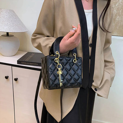 Faionable Lady Bag 2025 New Sle Small Diamond ID Crossbody Bag Small Fraance Sle Godd Handbag Women's Bag