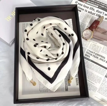 2026 new magnetic buckle silk scarf for women's small square scarf for autumn and winter warmth and cold resistance, fashionabl