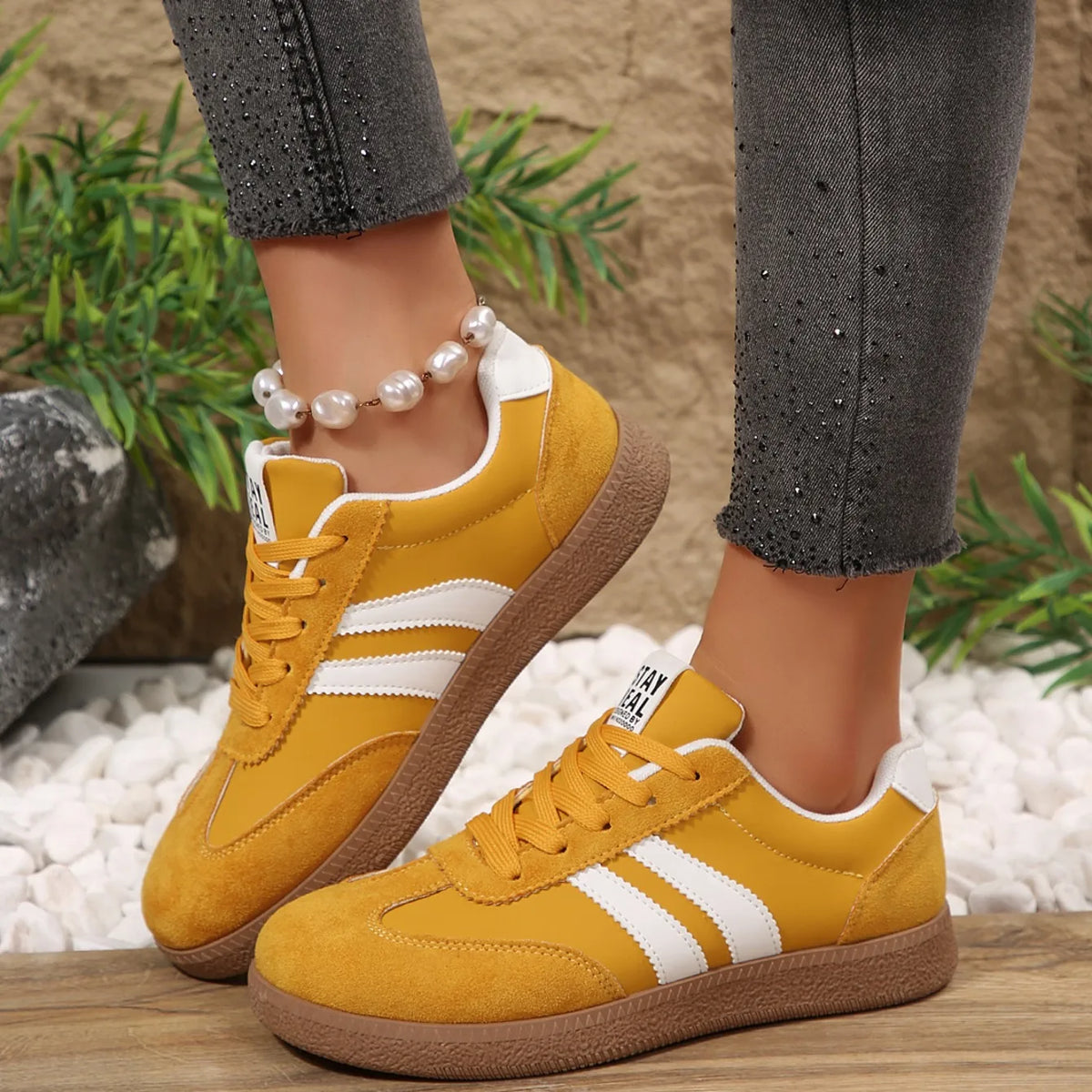2026 New Designer Sneakers for Women Casual Patchwork Leather Sneakers Women Outdoor Casual Comfortable Ladies Shoe